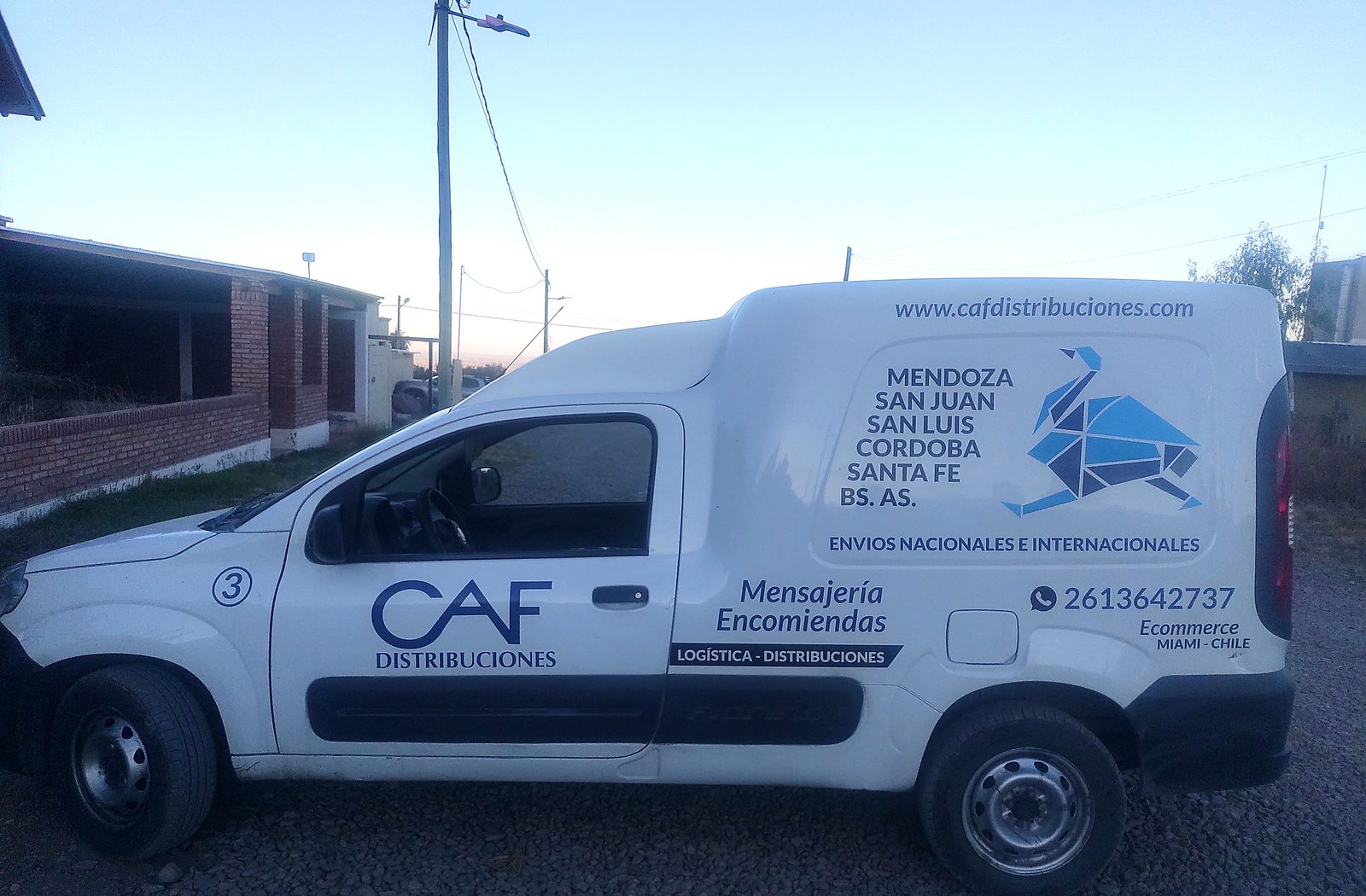 Camioneta de CAF Distribuciones